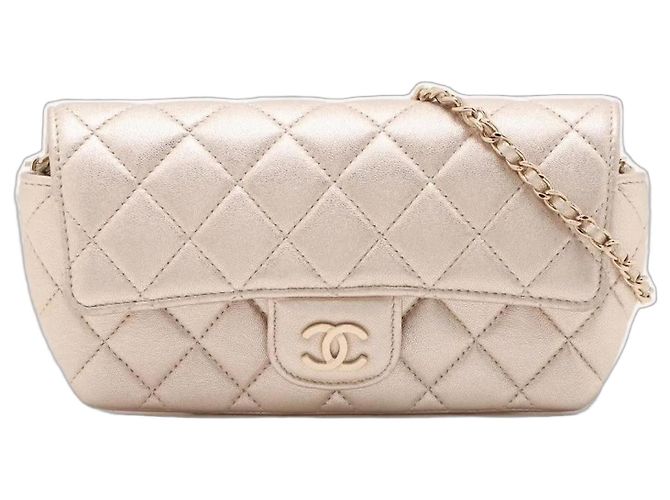 Bolsa de ombro Chanel em couro dourado