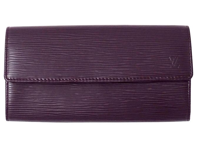 Cartera larga de cuero Epi de Louis Vuitton en Cassis Morado oscuro