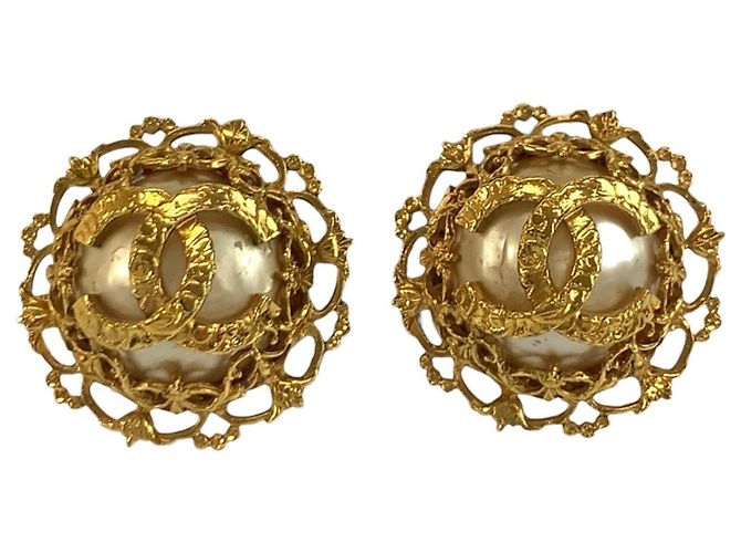 Chanel Vintage Coco Mark vergoldete Perlenohrringe Golden