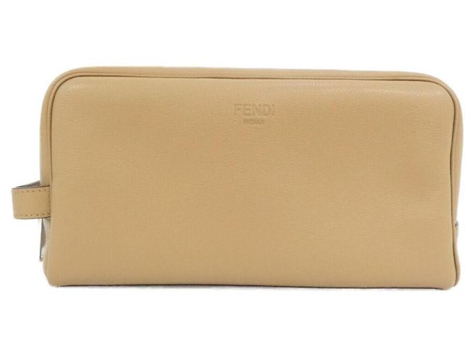 Fendi Clutch aus Leder in Beige