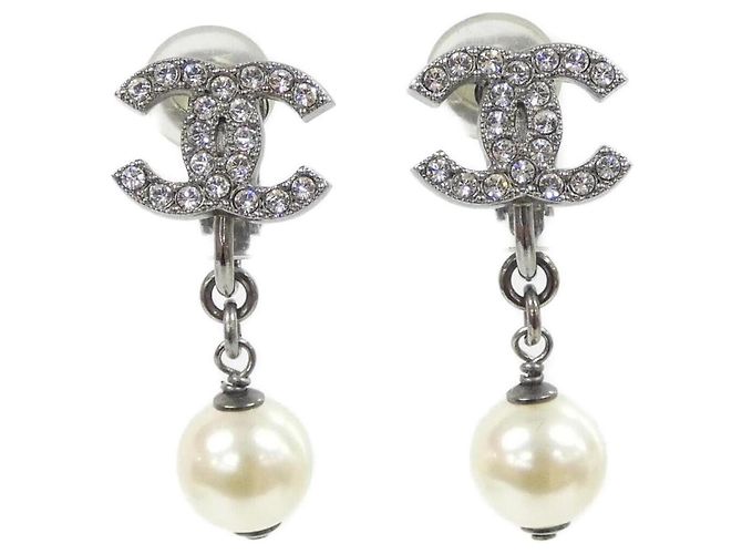 Orecchini a lobo Chanel argento e bianco