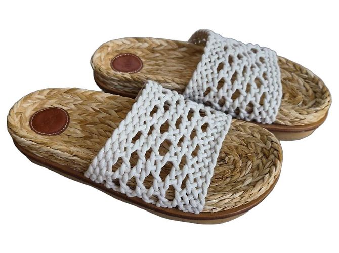 Chloé Raffia and Crochet Flat Sandals White Beige
