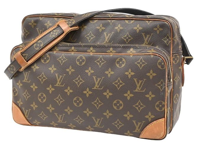 Louis Vuitton Nil Messenger Monogram Canvas GM Marrom