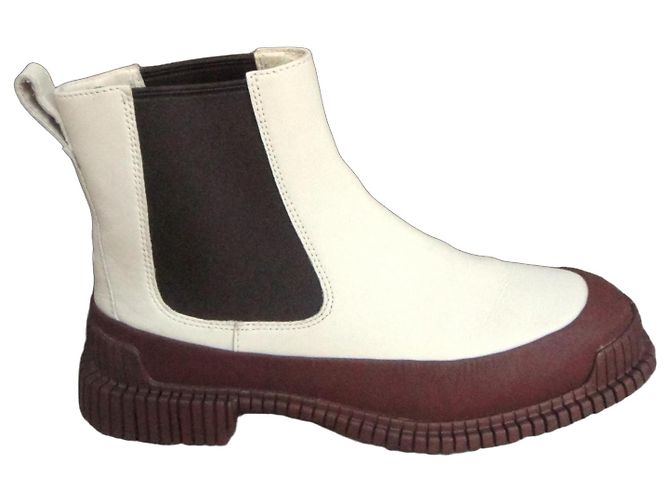 Autre Marque Botines Chelsea Camper en piel blanco y burdeos