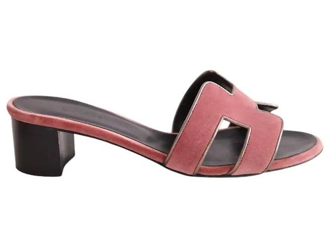 Hermès Pink heels