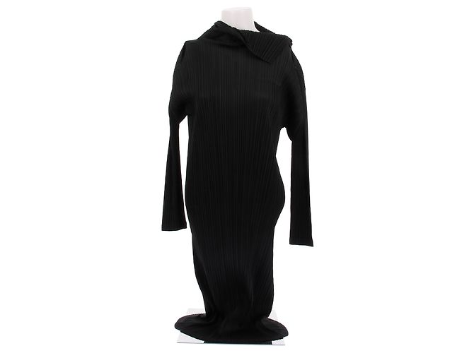 Pleats Please Plissiertes schwarzes Kleid