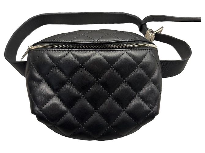 Chanel gesteppte Leder-Gürteltasche in Schwarz
