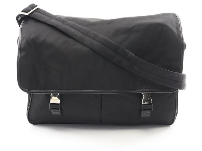 Prada Nylon Schultertasche Schwarz