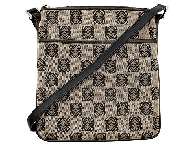 Bolsa de ombro em canvas Anagram Loewe Marrom Preto