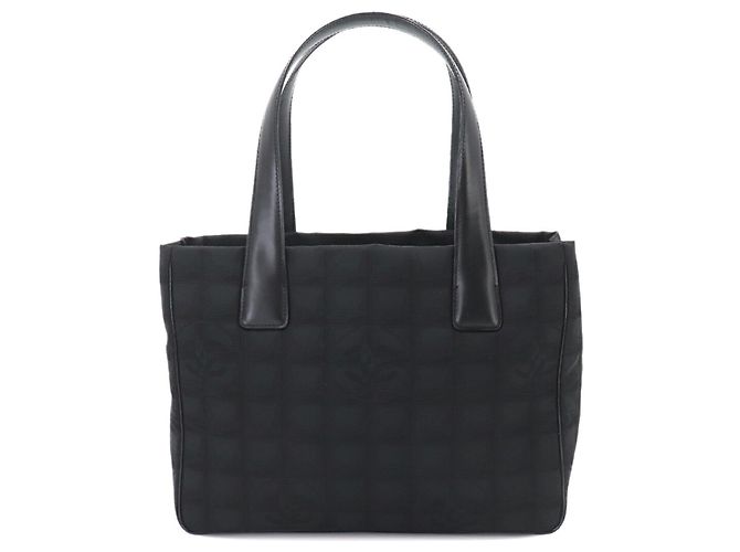 Bolso de mano PM de la nueva línea de viaje de Chanel Negro