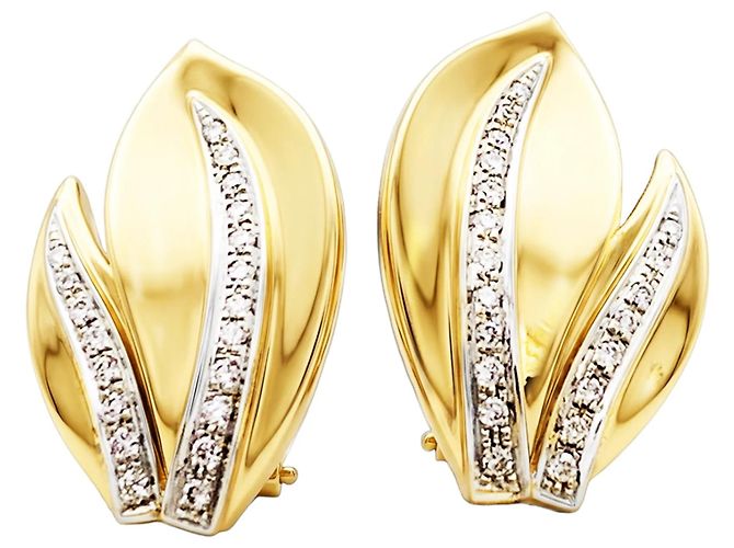 Autre Marque Pendientes "Hojas", dos tonos de oro y diamantes.