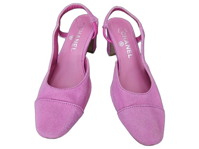 Chanel Décolleté slingback in velluto a coste rosa