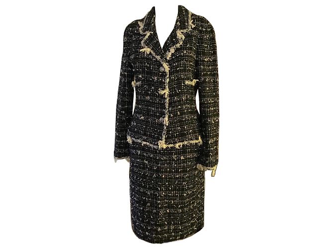 Timeless Conjunto de saia e casaco em tweed preto e branco Chanel