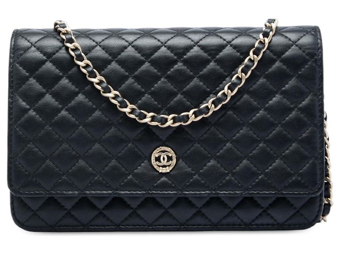 Wallet On Chain Cartera Chanel de piel de cordero acolchada negra con emblema y cadena Negro