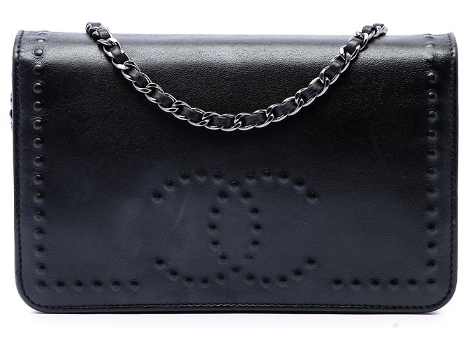 Chanel Wallet on Chain aus schwarzem CC-Präge-Lammleder