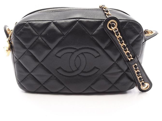 Bolsa de Ombro Chanel Matelassé Preto