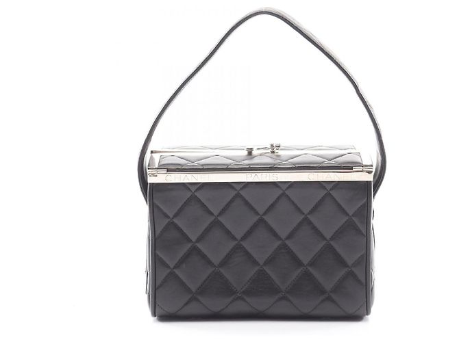 Chanel Matelassé Handtasche aus schwarzem Lammleder
