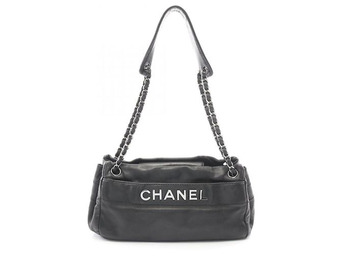 Timeless Borsa a tracolla Chanel in agnello nero