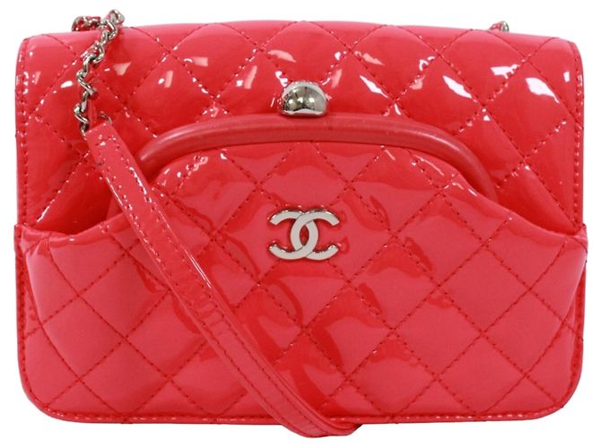 Bolsa de ombro Chanel acolchoada com corrente Rosa