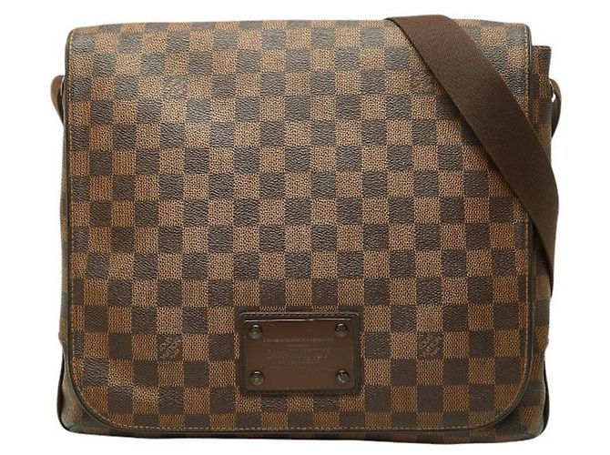 Bolsa Transversal Louis Vuitton Damier Brooklyn MM Marrom