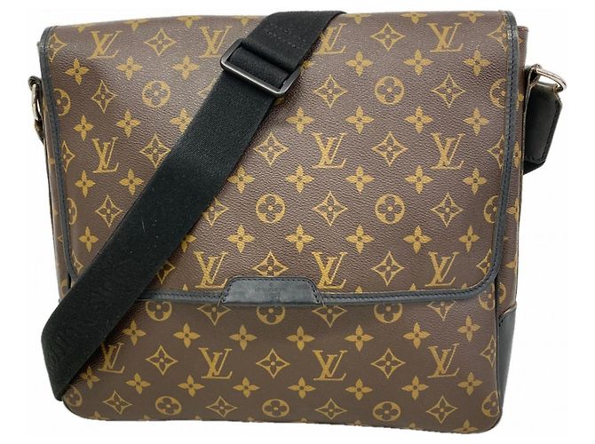 Sac à l'épaule Louis Vuitton Monogram Macassar District MM Marron