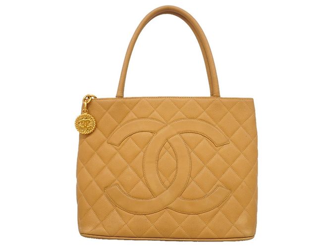 Bolsa Tote Chanel em couro de bezerro granulado bege