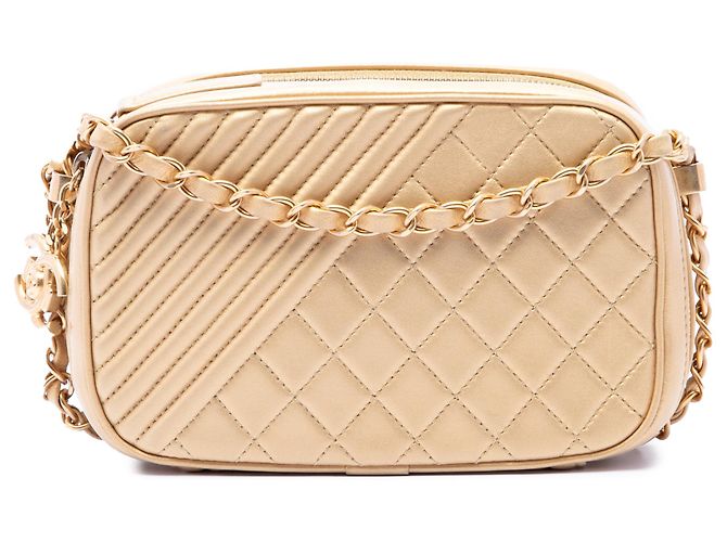 Chanel Gold Small Quilted Lambskin Coco Boy Kamera Tasche Golden