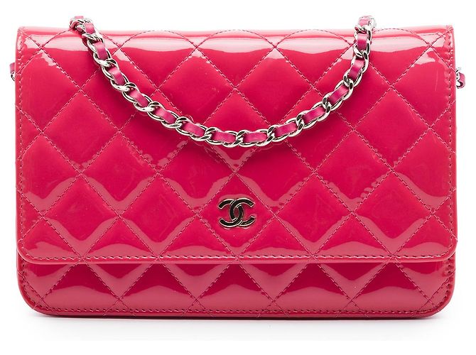 Wallet On Chain Cartera con cadena Chanel Pink CC acolchada en charol Rosa