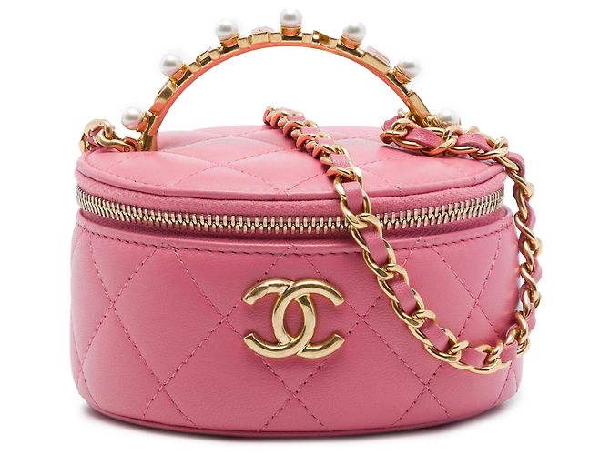 Vanity Necessaire Chanel Mini CC em lambskin matelassê rosa com alça de pérolas e corrente