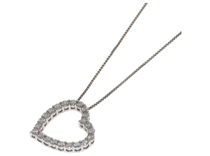 Collar Gucci Heart Diamond en oro blanco de 18K