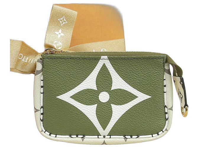 Louis Vuitton Monogram Giant Mini Pochette Accessoires Beige Caqui Monograma