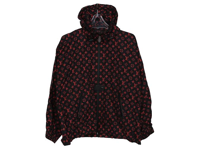 Louis Vuitton Giacca con cappuccio in nylon con monogramma rosso