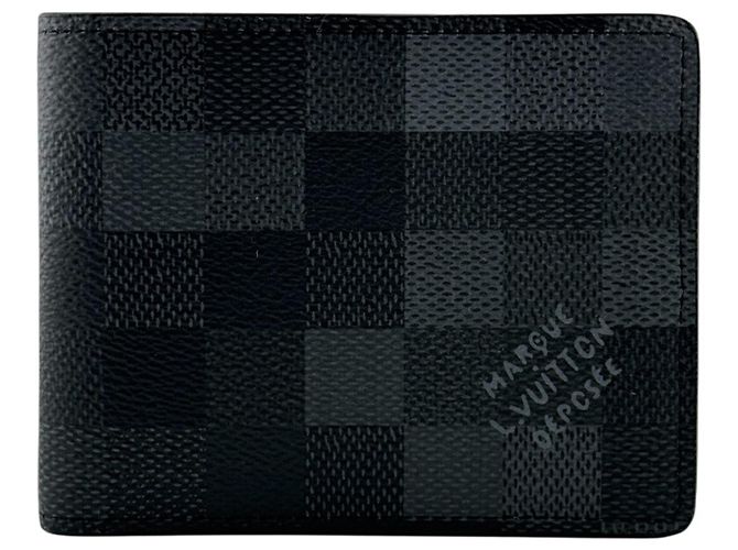 Slender Louis Vuitton Black Damier Canvas Bi-fold Wallet