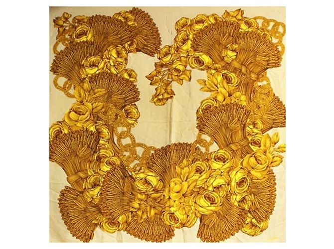 Sciarpa in seta Chanel Beige Giallo 
