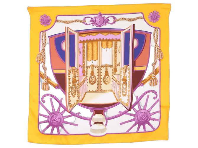 Hermès Lenço de seda Les Tambours Hermes em amarelo