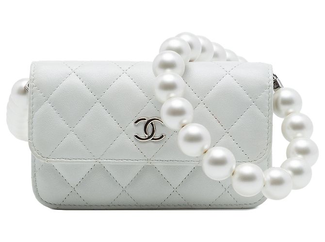 Chanel White CC Quilted Lambskin Maxi Pearl Chain Strap Branco