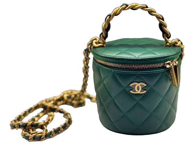 Chanel Vanity Case Petit en Agneau Vert