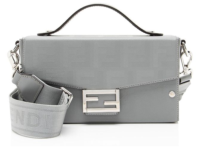 Fendi FF Shadow Vitello Soft Trunk Baguette Tasche Grau