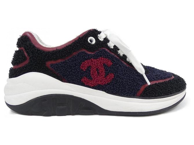 Chanel bestickte Lambscalts-Sneaker Schwarz Marineblau