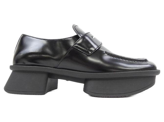 Prada RE-EDITION Kalbsleder Schuhe Schwarz