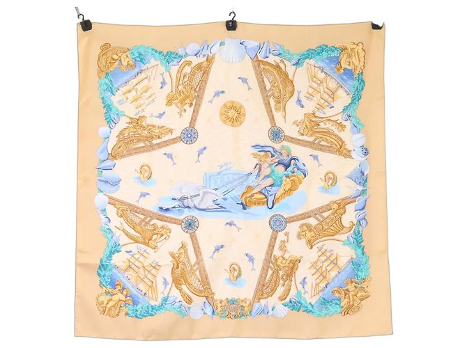 Silk In Hermès Sciarpa in seta beige Hermes 