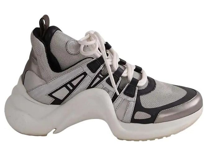 Louis Vuitton Baskets blanches