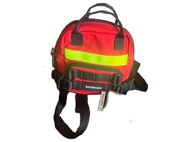 Zaino Balenciaga in nylon rosso e giallo