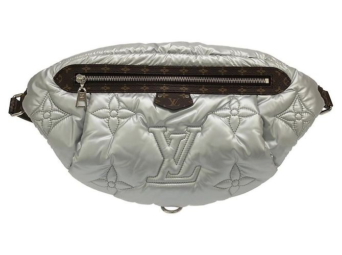 Louis Vuitton Monogram LV Pillow Maxi Nylon Gürteltasche Silber