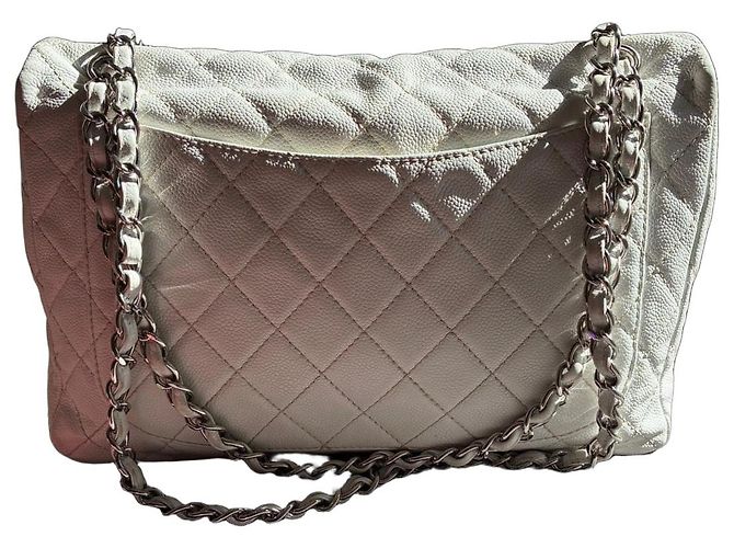 Timeless Bolsa Chanel Classic em couro caviar branco