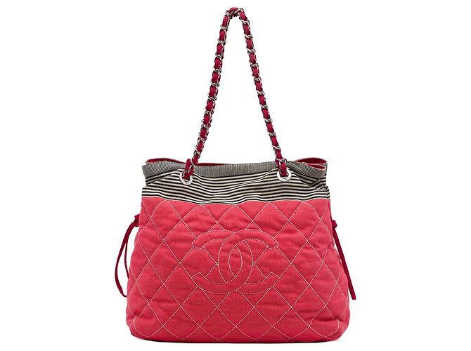 Chanel Red CC Quilted Denim Grosgrain Drawstring Tote Rot