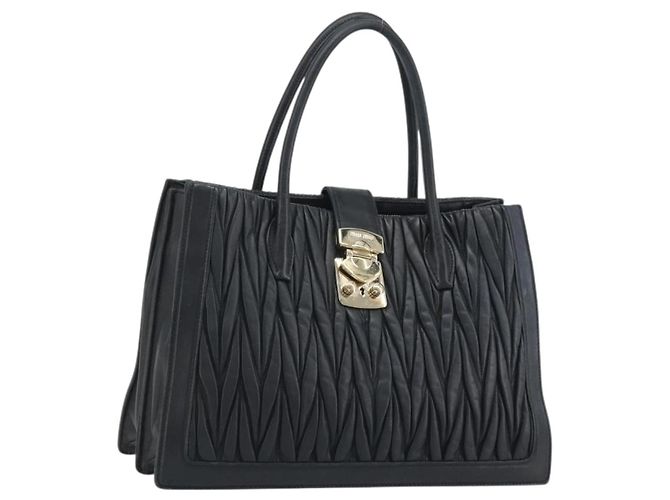 Borsa a mano Miu Miu Matelasse in pelle nera e oro Auth bs36292 Nero D'oro