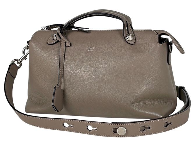 Bolsa de mão 2-Way de couro Fendi By The Way Medium Marrom