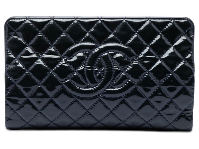 Chanel Blue CC Quilted Patent Timeless Clutch Blau Marineblau