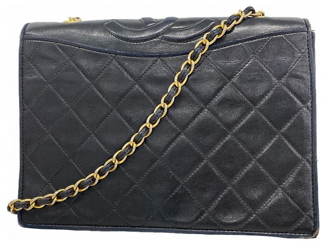 Bolsa de ombro Chanel Matelassé com corrente Preto